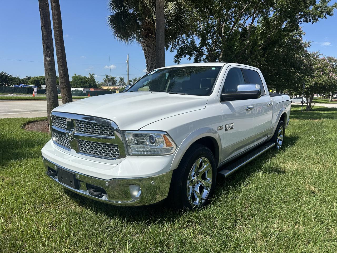 RAM 1500 Laramie Crew Cab SWB 4WD 2016