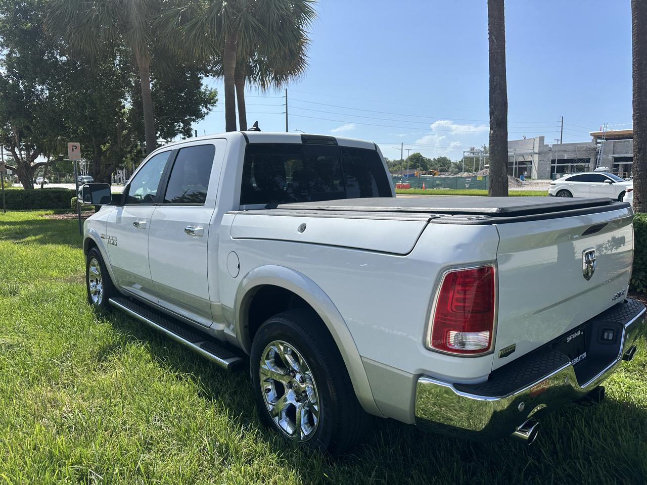 RAM 1500 Laramie Crew Cab SWB 4WD 2016