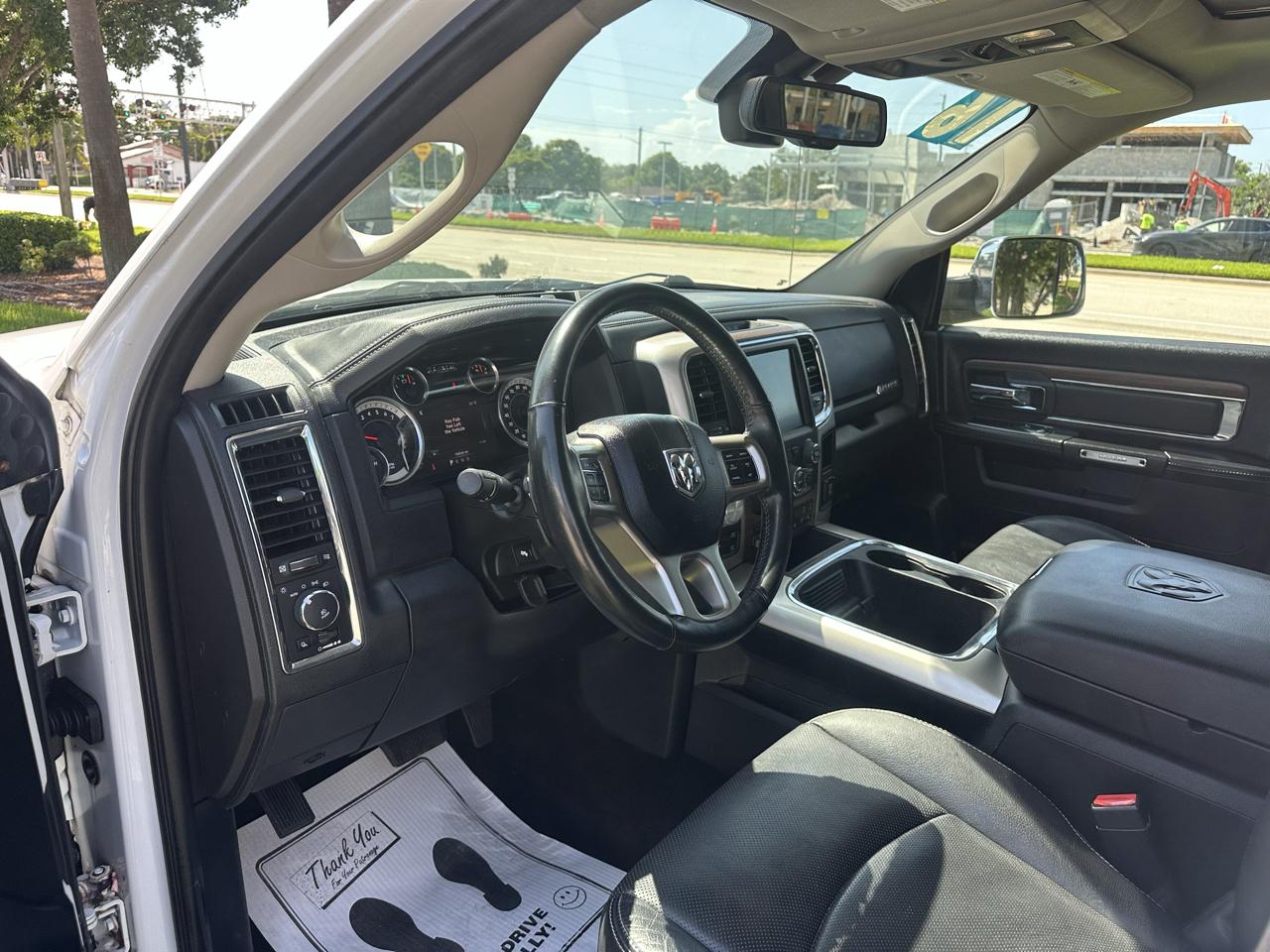 RAM 1500 Laramie Crew Cab SWB 4WD 2016