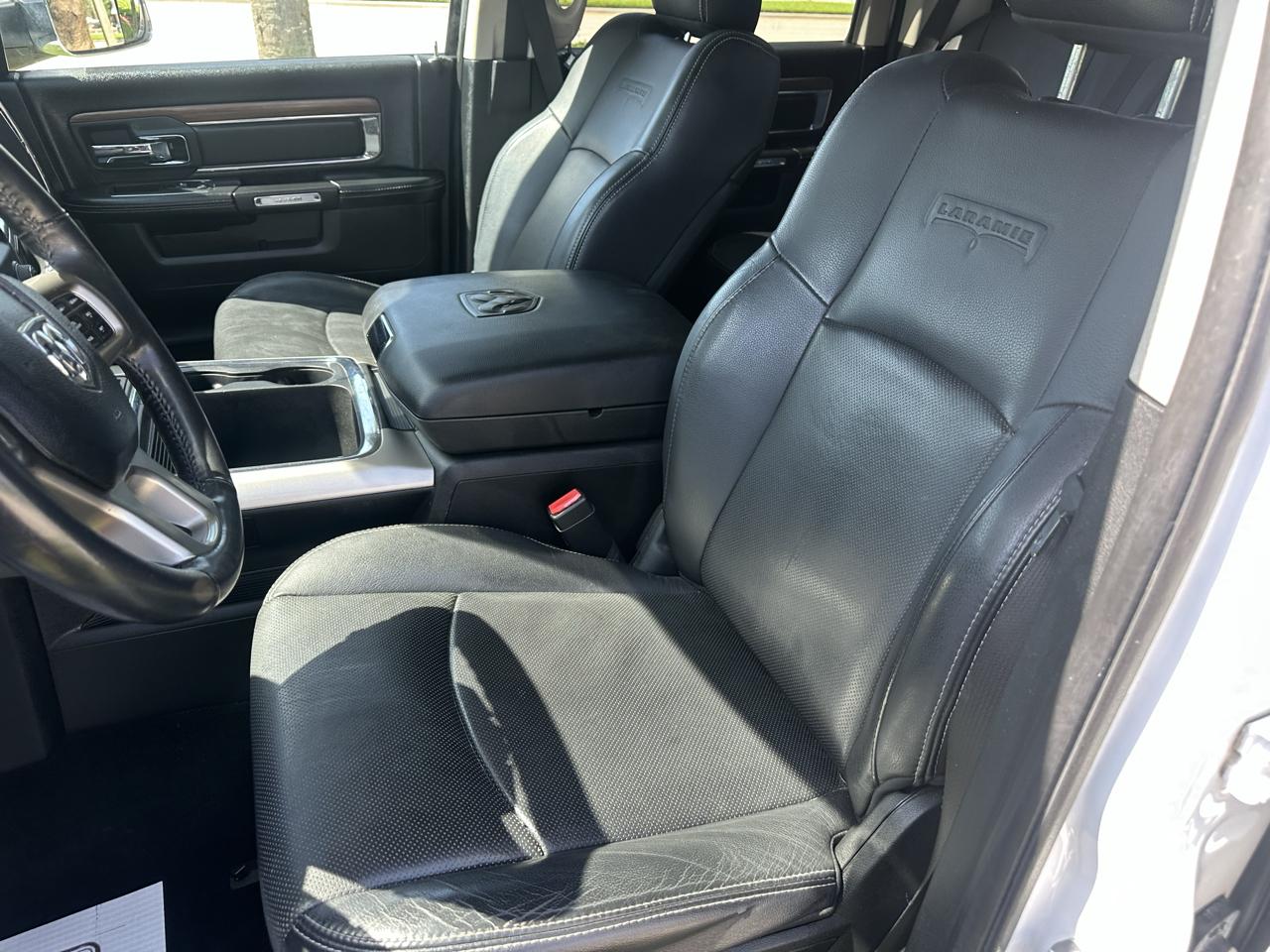 RAM 1500 Laramie Crew Cab SWB 4WD 2016
