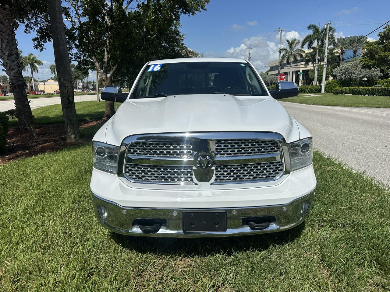 RAM 1500 Laramie Crew Cab SWB 4WD 2016