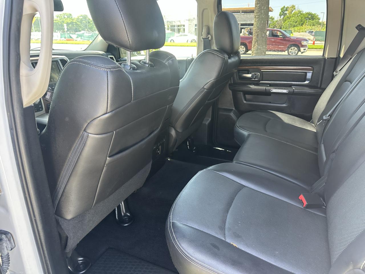RAM 1500 Laramie Crew Cab SWB 4WD 2016