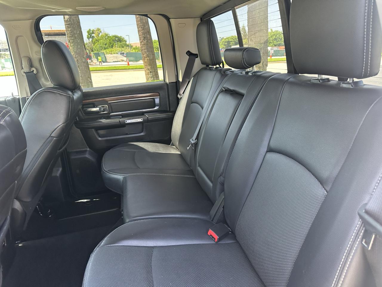 RAM 1500 Laramie Crew Cab SWB 4WD 2016