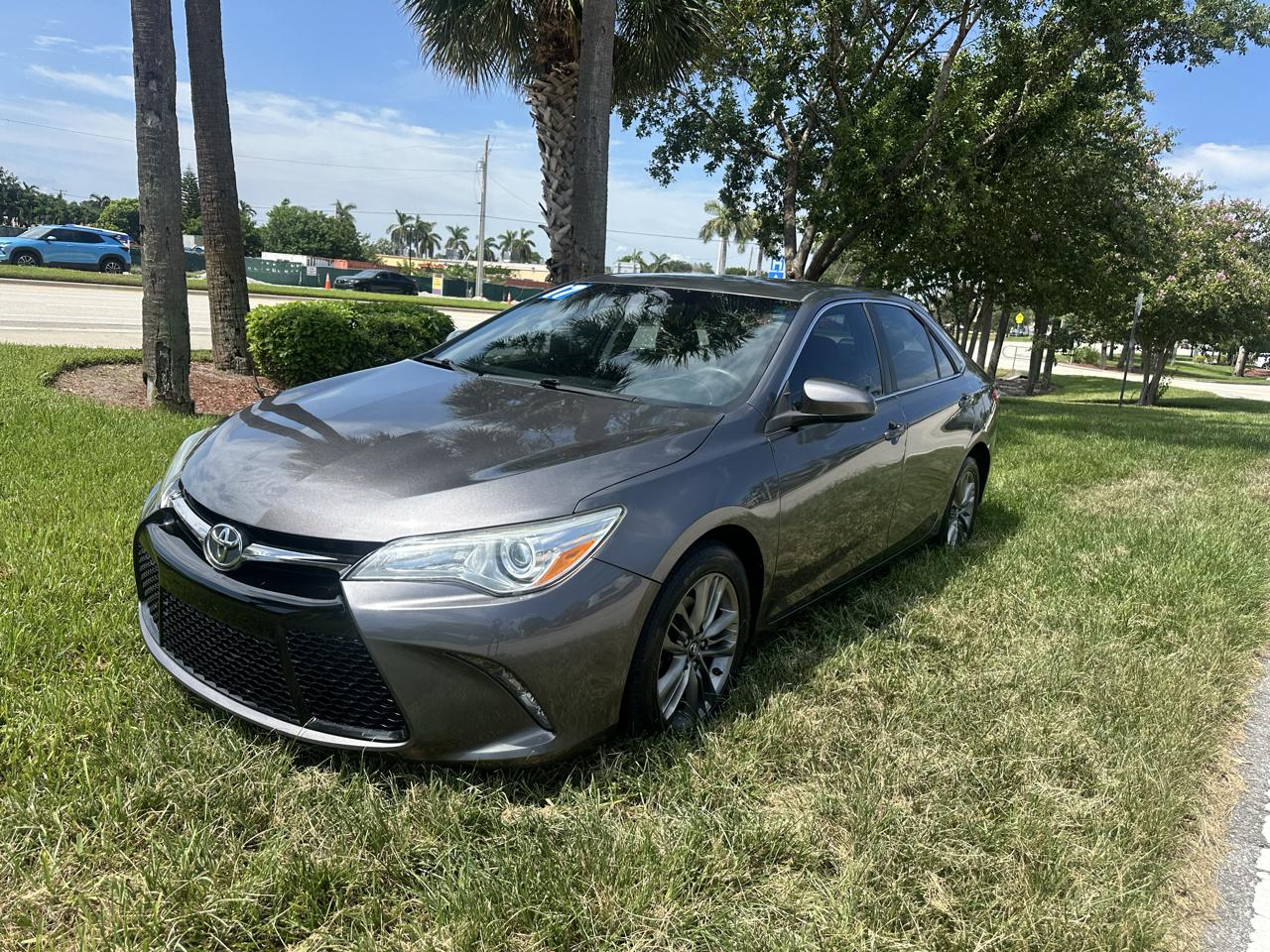 Toyota Camry SE 2017