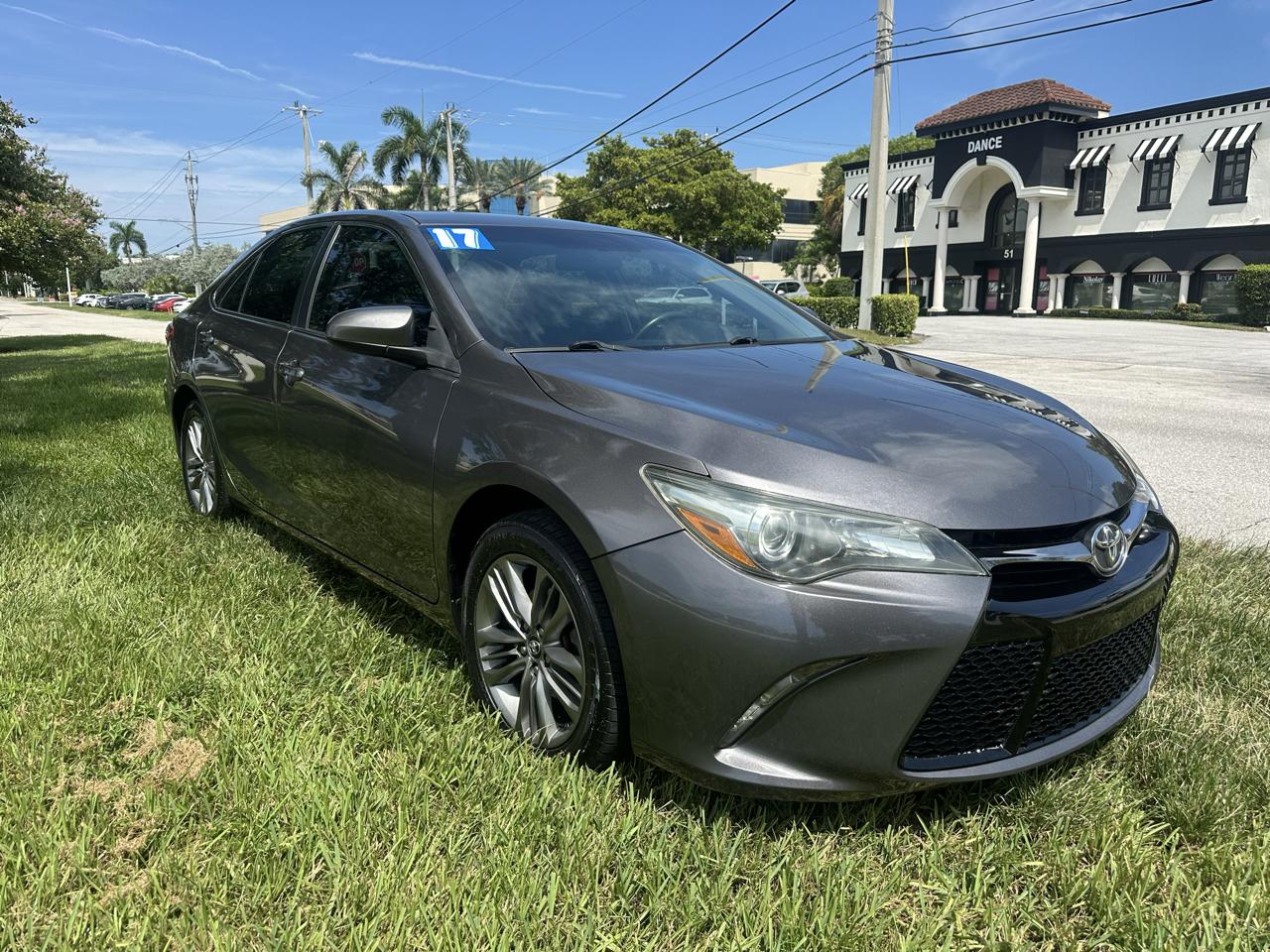 Toyota Camry SE 2017
