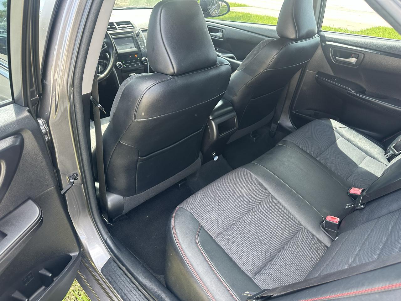Toyota Camry SE 2017