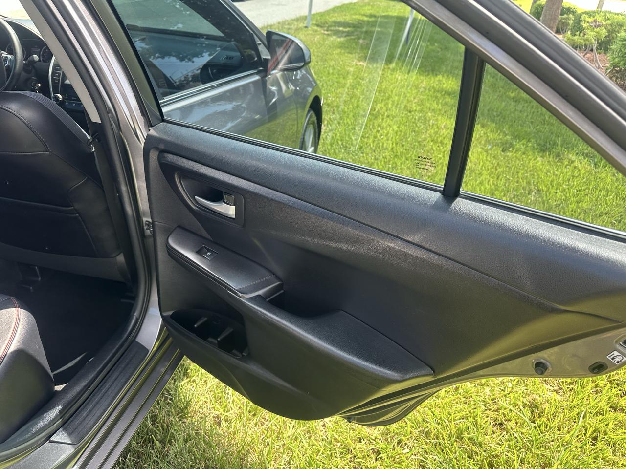 Toyota Camry SE 2017