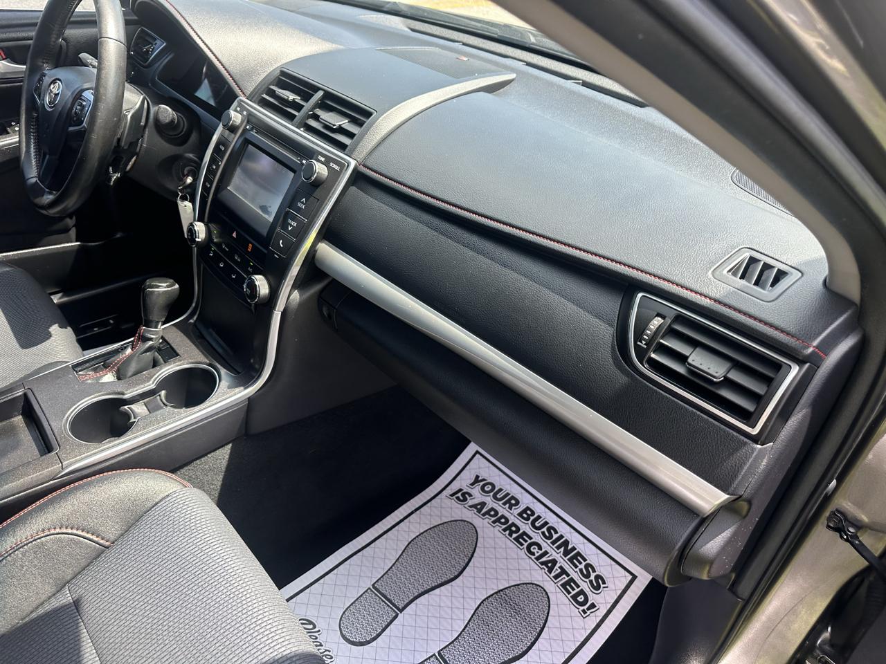Toyota Camry SE 2017