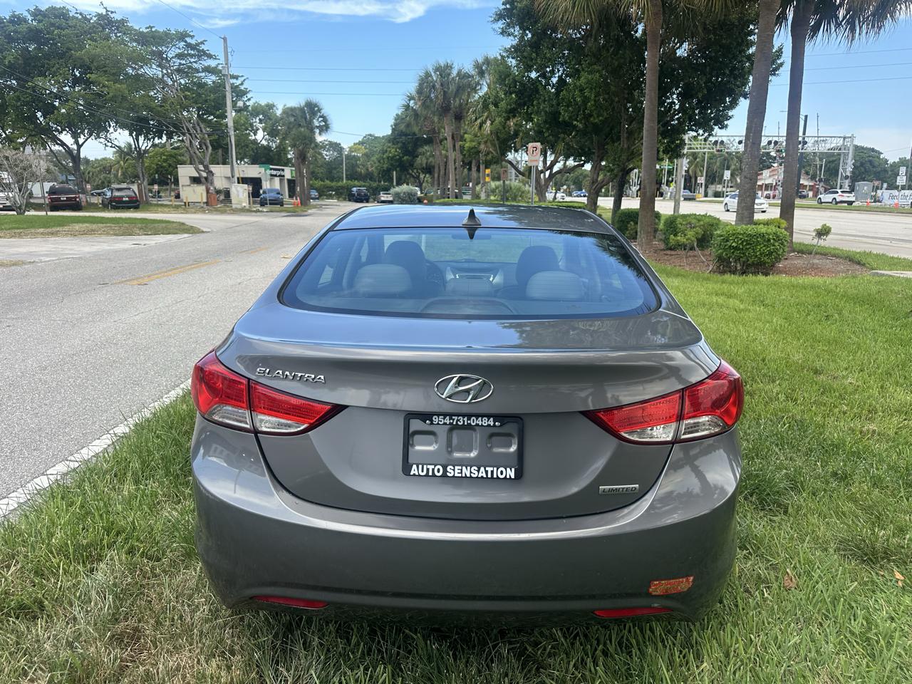 Hyundai Elantra Limited 2012
