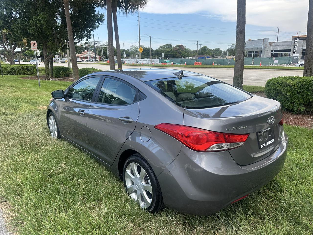 Hyundai Elantra Limited 2012
