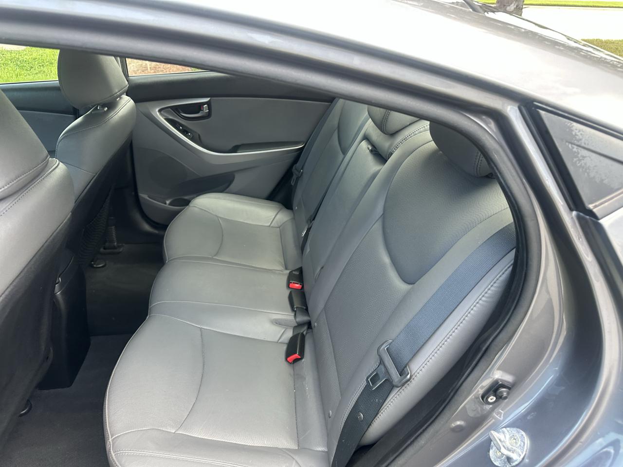Hyundai Elantra Limited 2012