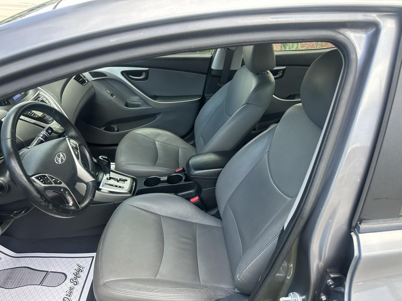 Hyundai Elantra Limited 2012
