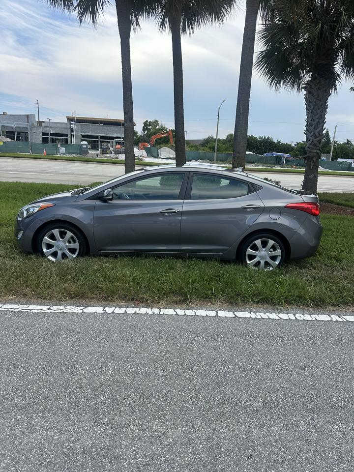 Hyundai Elantra Limited 2012
