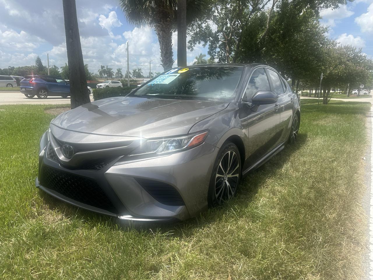 Toyota Camry XLE 2019