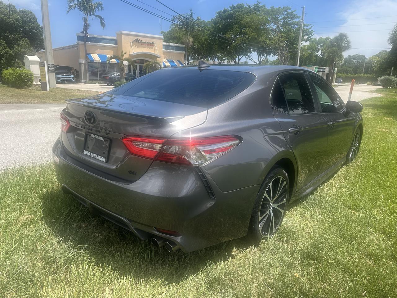 Toyota Camry XLE 2019