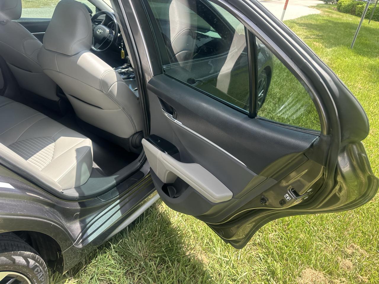 Toyota Camry XLE 2019