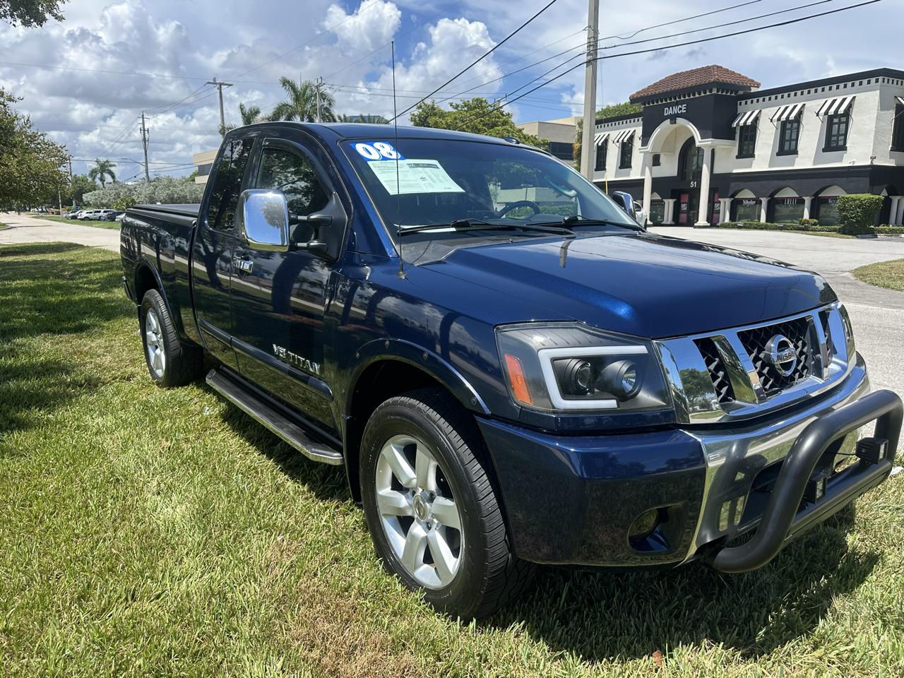Nissan Titan LE King Cab 4WD SWB 2008