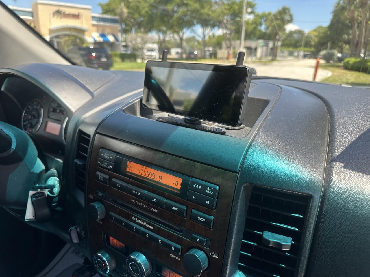 Nissan Titan LE King Cab 4WD SWB 2008