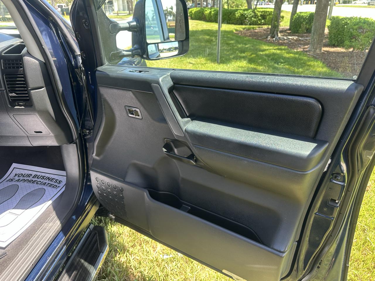 Nissan Titan LE King Cab 4WD SWB 2008