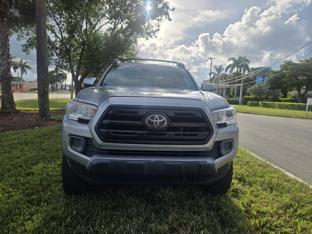 Toyota Tacoma 2WD Double Cab I4 AT SR (Natl) 2018