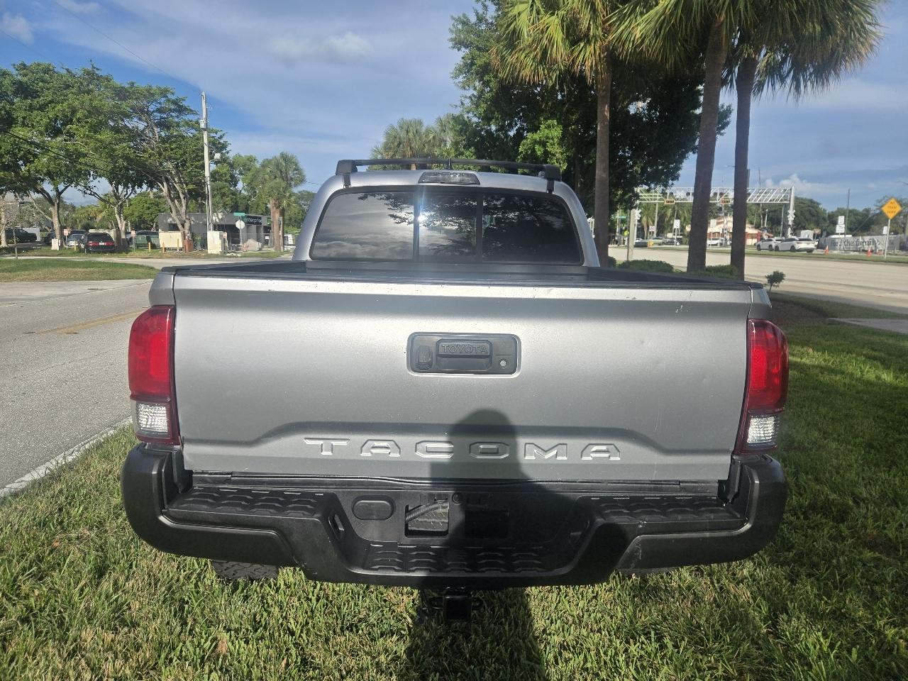 Toyota Tacoma 2WD Double Cab I4 AT SR (Natl) 2018