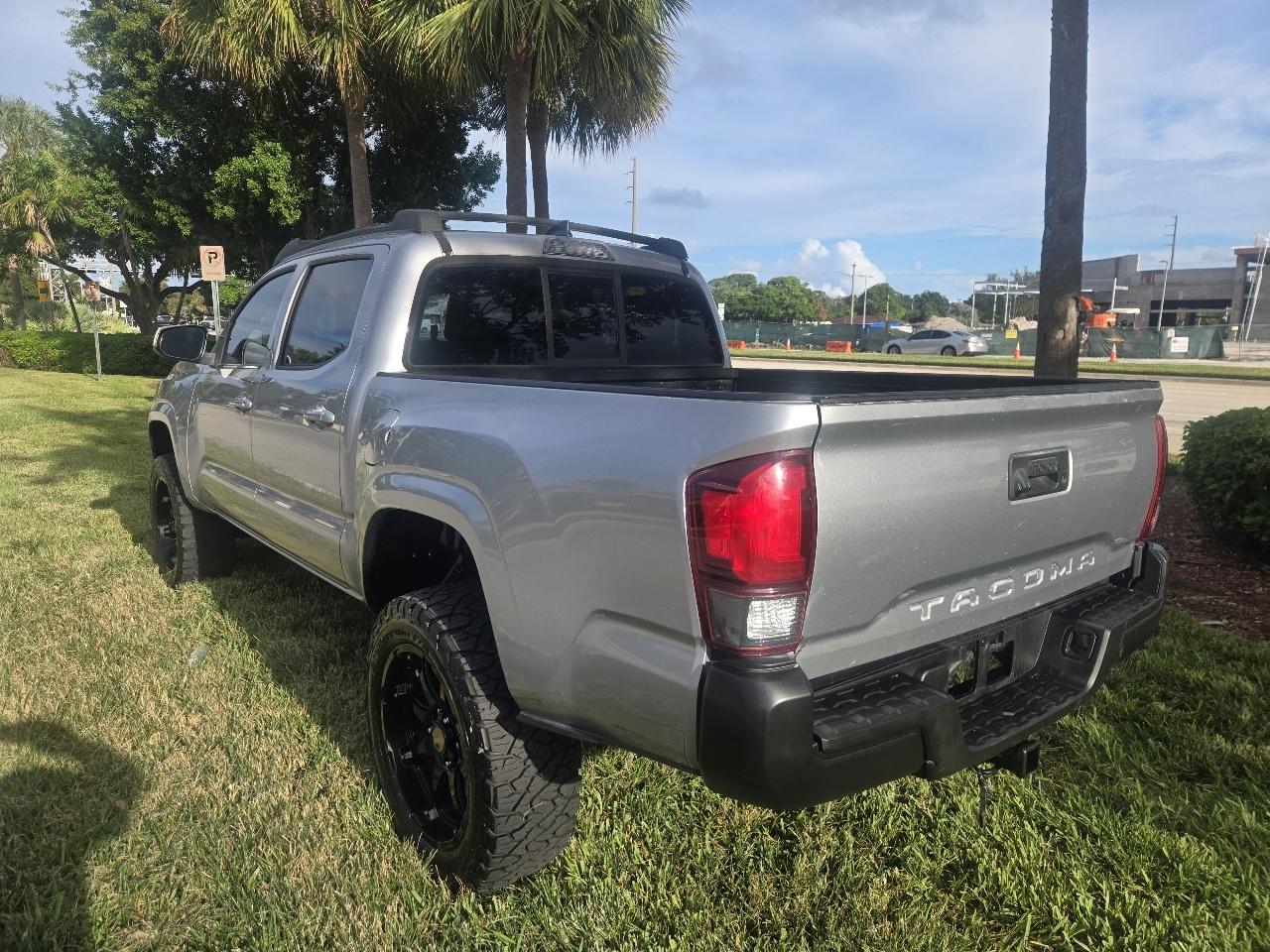 Toyota Tacoma 2WD Double Cab I4 AT SR (Natl) 2018