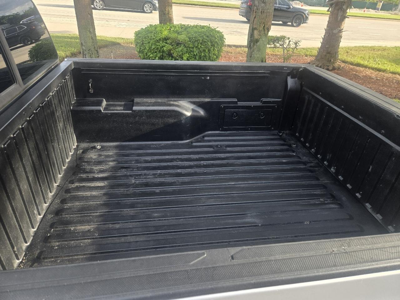 Toyota Tacoma 2WD Double Cab I4 AT SR (Natl) 2018