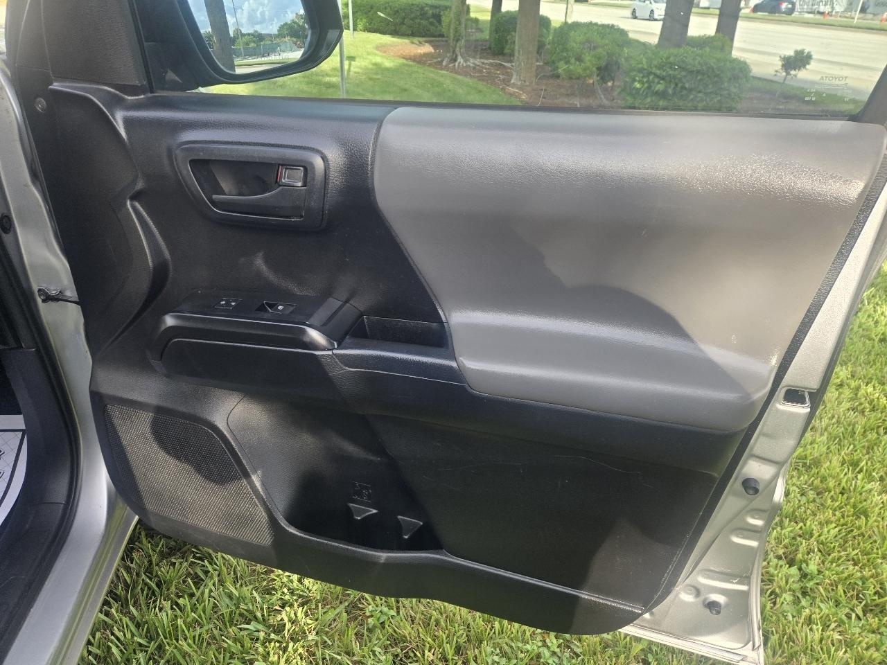 Toyota Tacoma 2WD Double Cab I4 AT SR (Natl) 2018