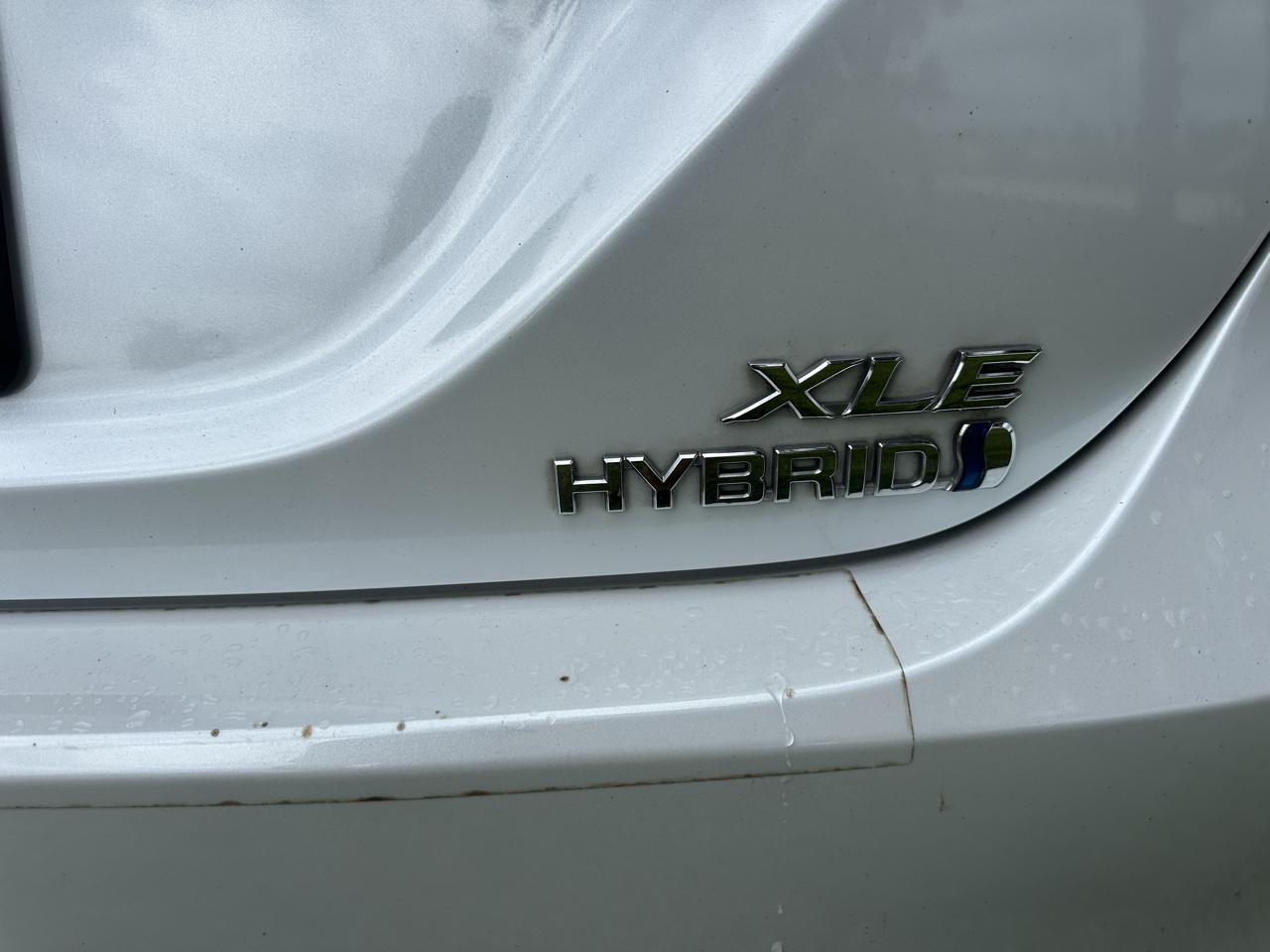 Toyota Camry Hybrid XLE 2023