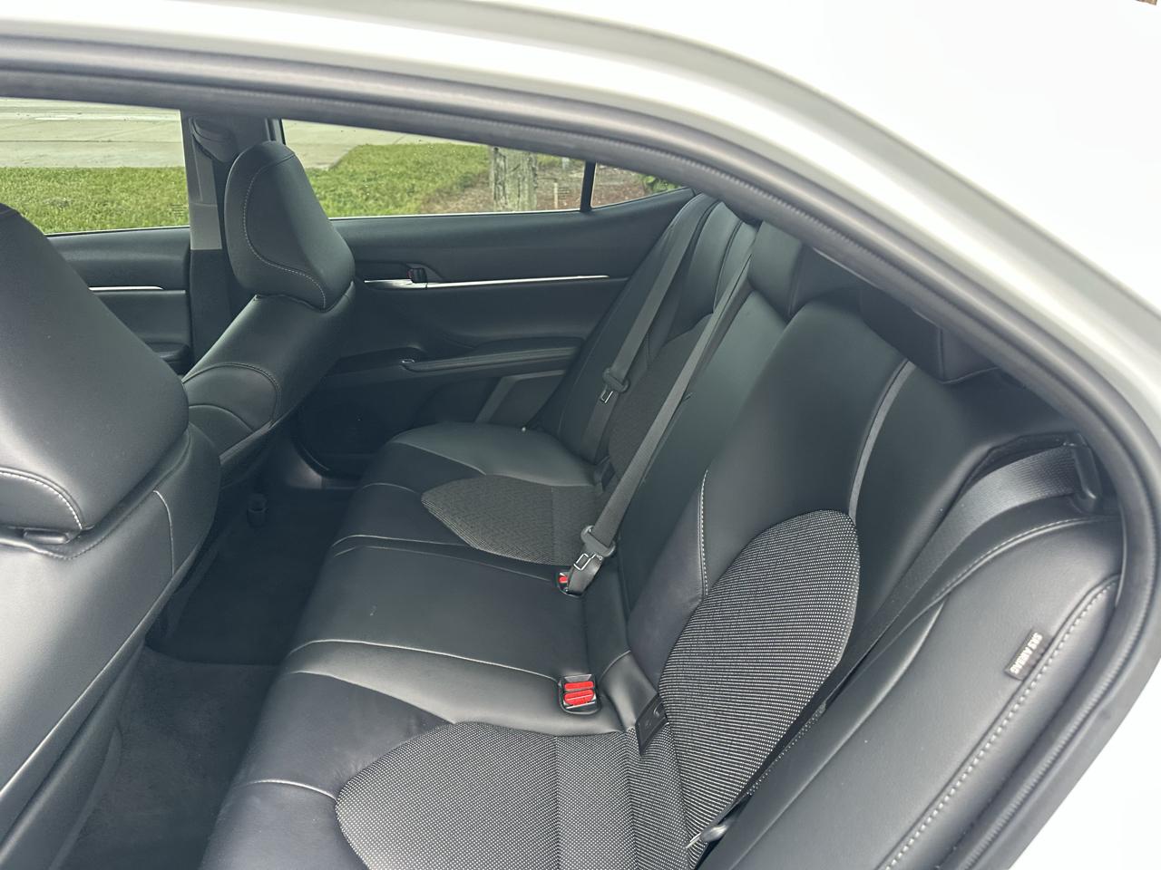 Toyota Camry Hybrid XLE 2023