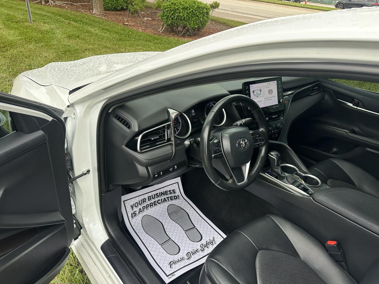 Toyota Camry Hybrid XLE 2023