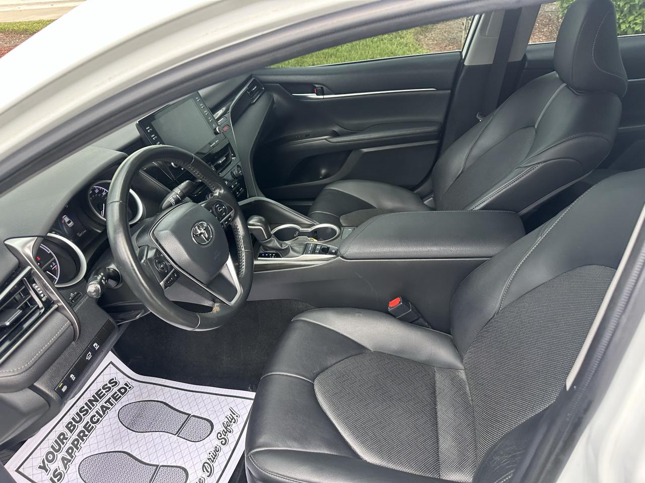 Toyota Camry Hybrid XLE 2023