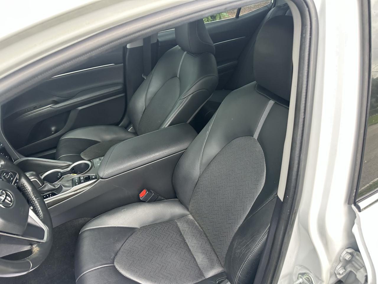 Toyota Camry Hybrid XLE 2023