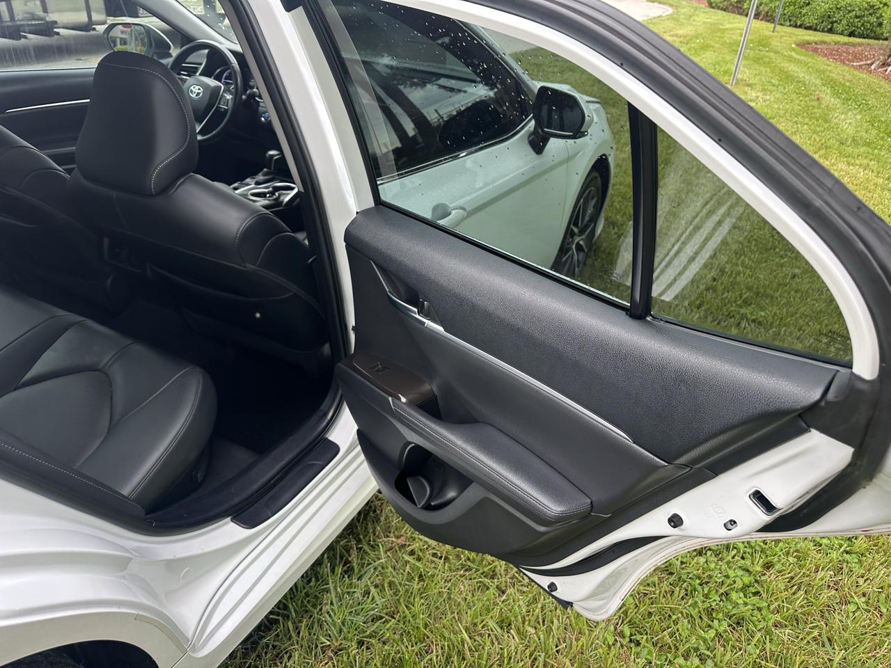 Toyota Camry Hybrid XLE 2023