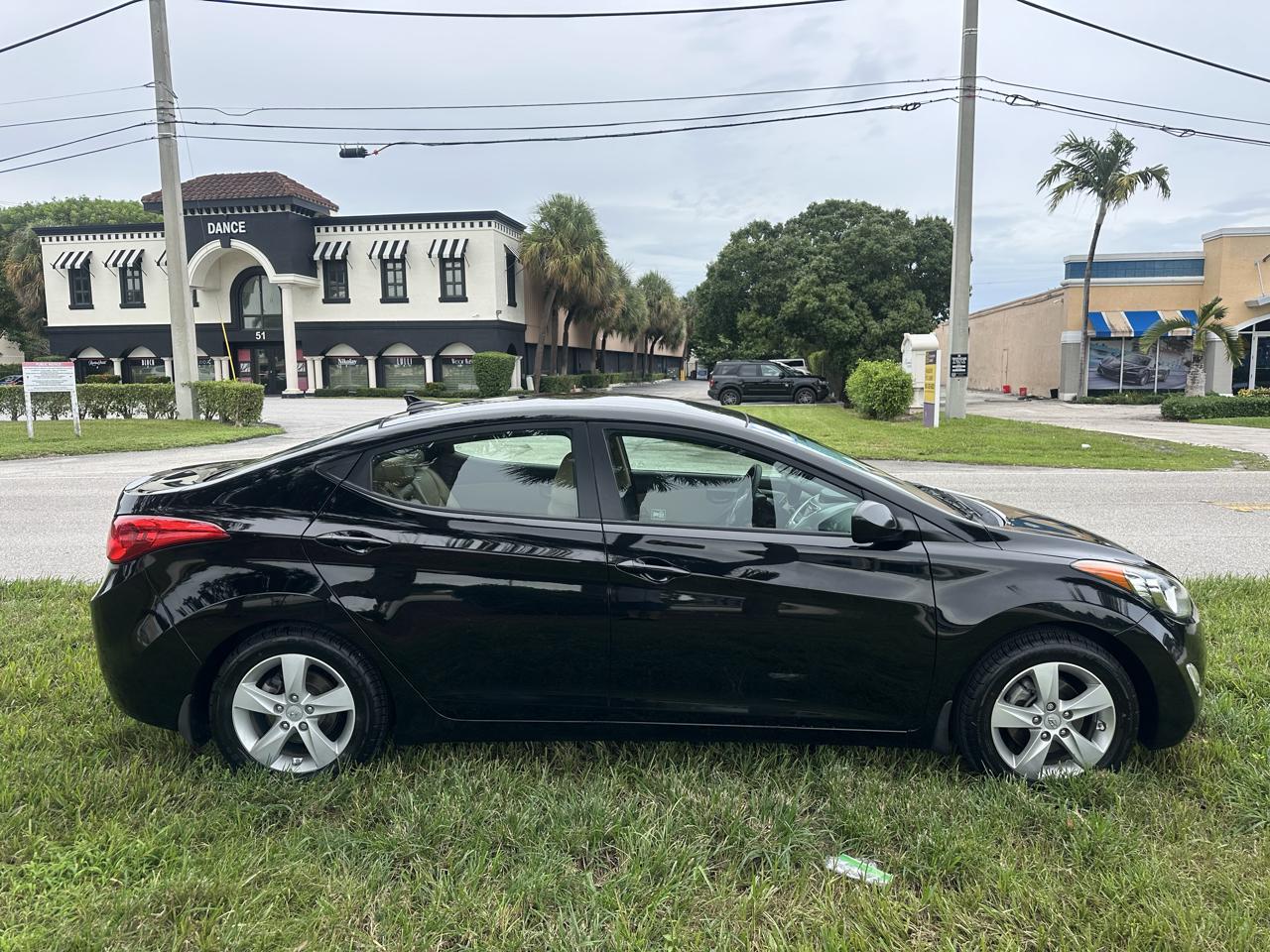 Hyundai Elantra Limited 2012