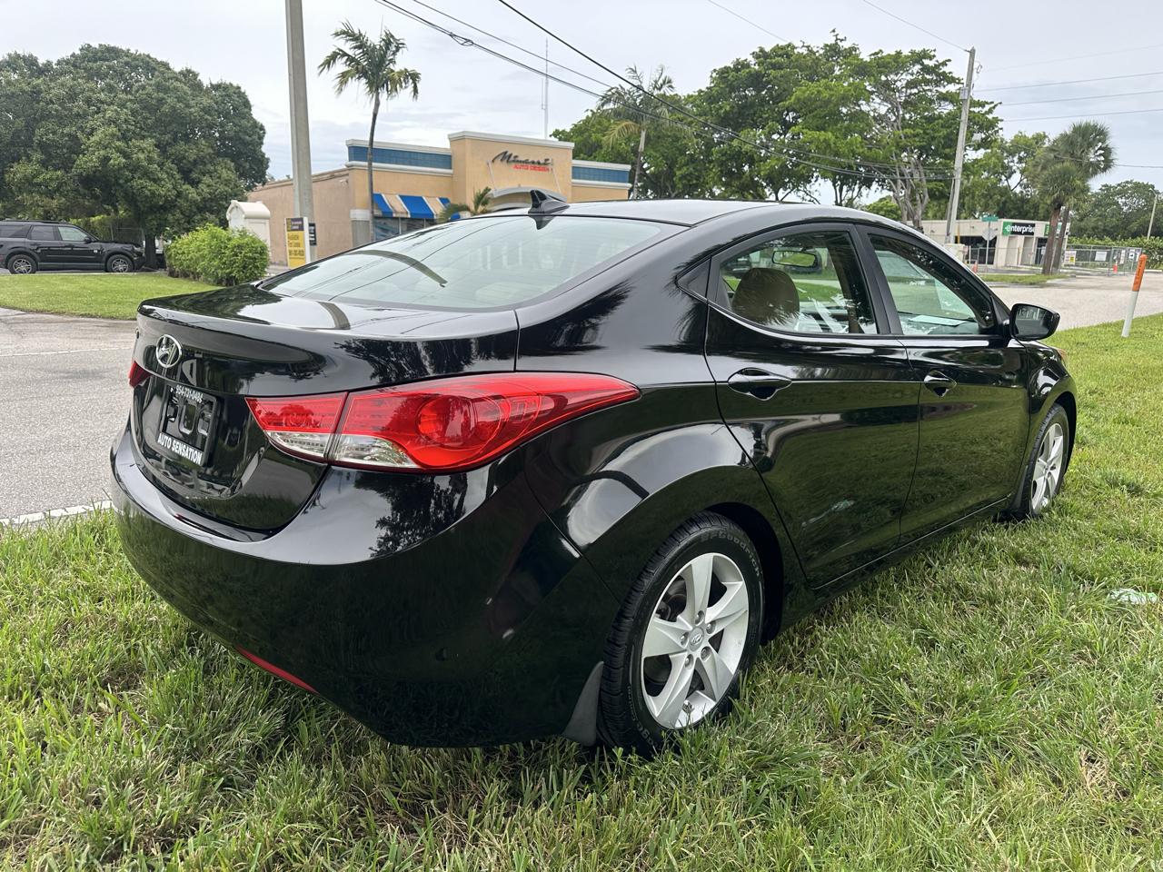 Hyundai Elantra Limited 2012