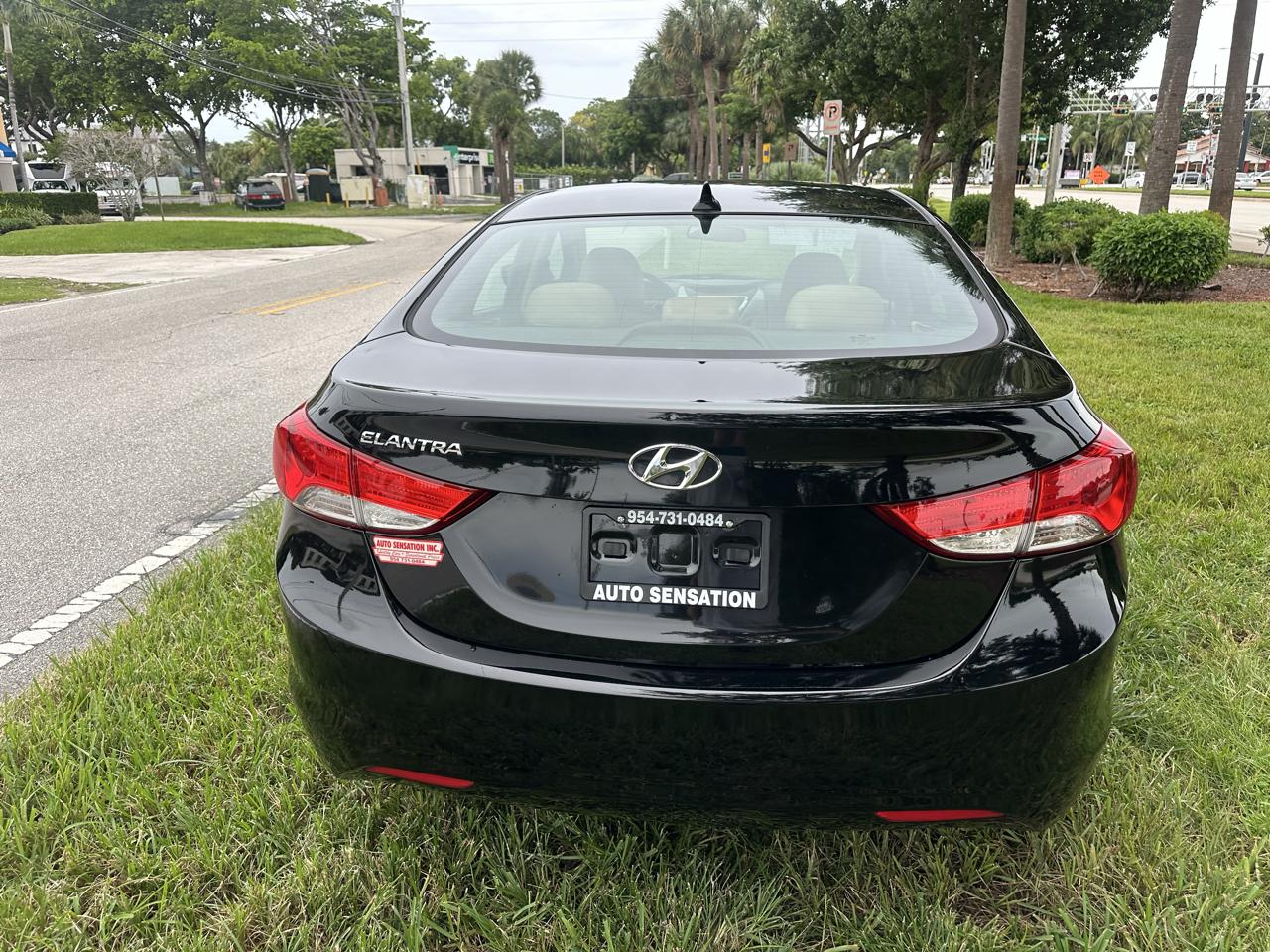 Hyundai Elantra Limited 2012