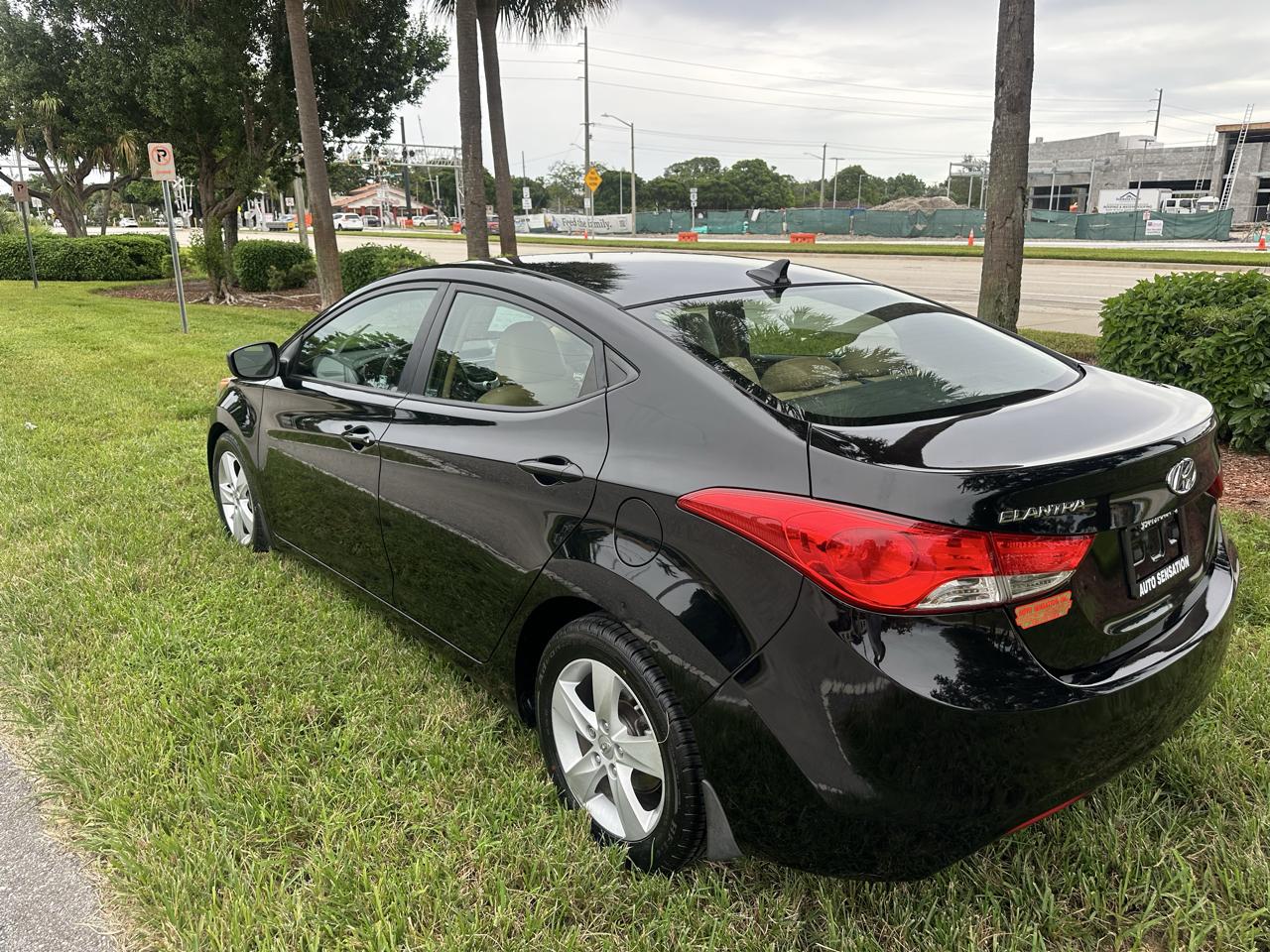 Hyundai Elantra Limited 2012