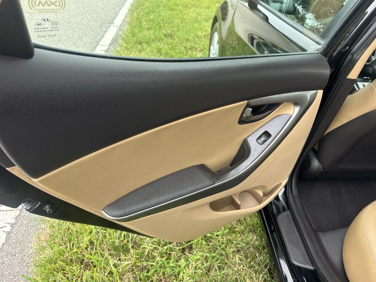 Hyundai Elantra Limited 2012