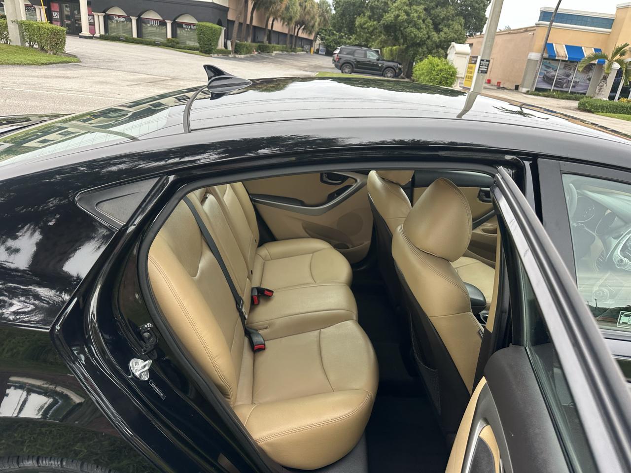 Hyundai Elantra Limited 2012