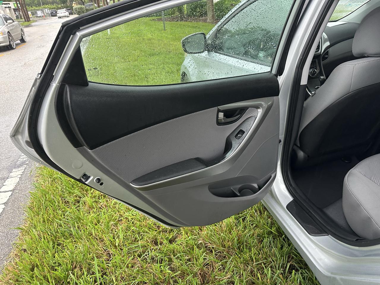 Hyundai Elantra Limited 2013