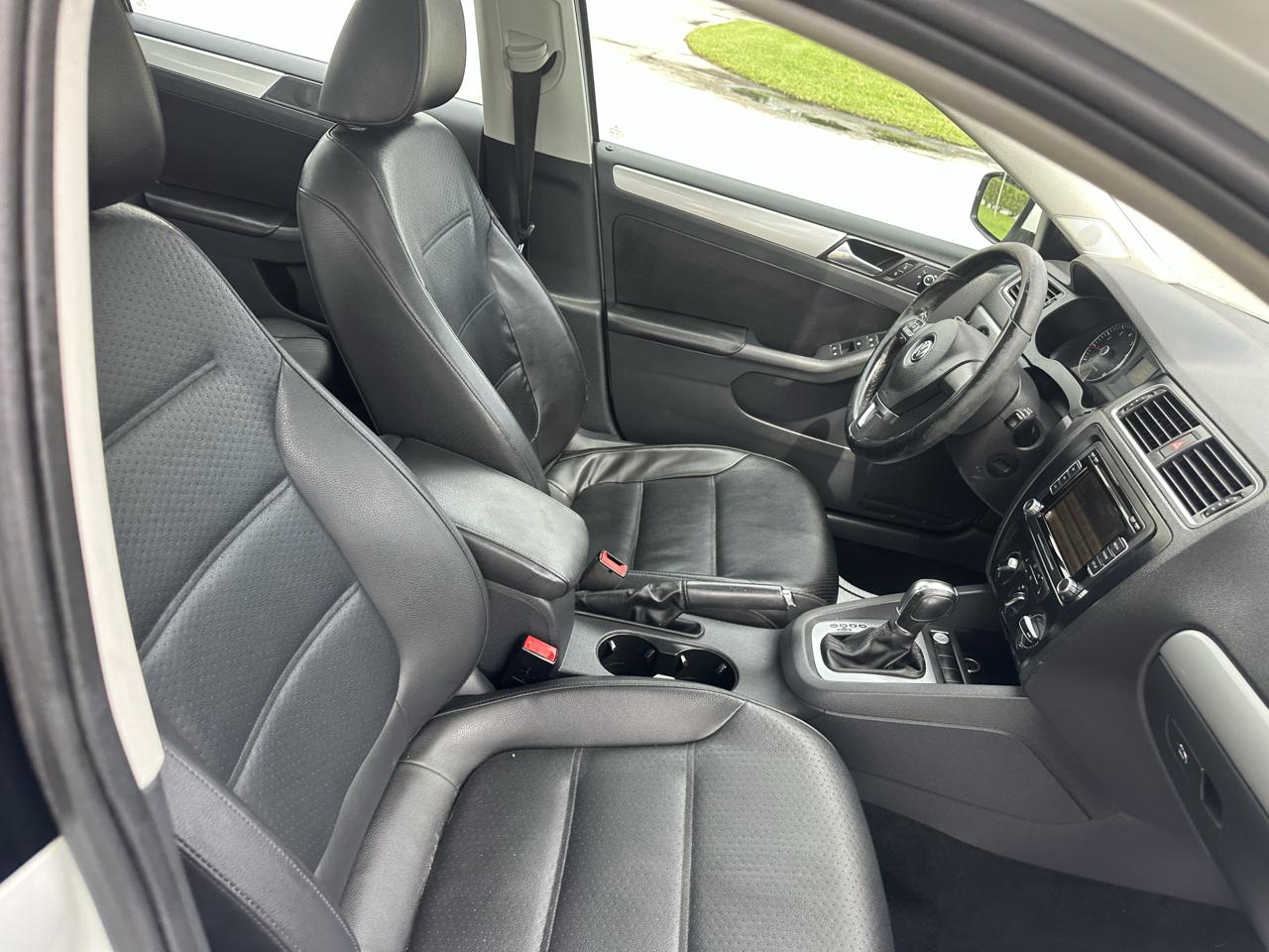 Volkswagen Jetta SE 2014