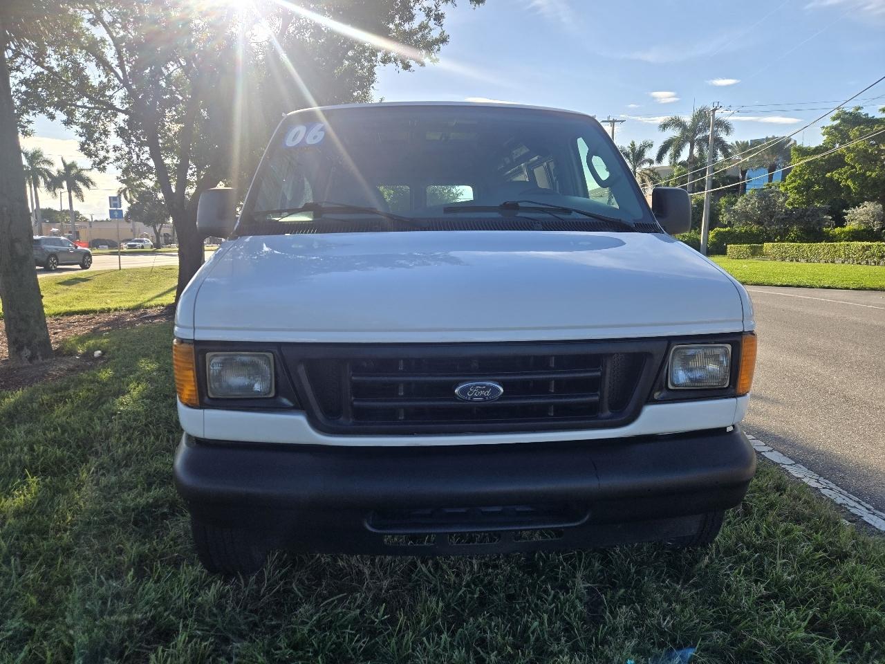 Ford Econoline E-250 2006
