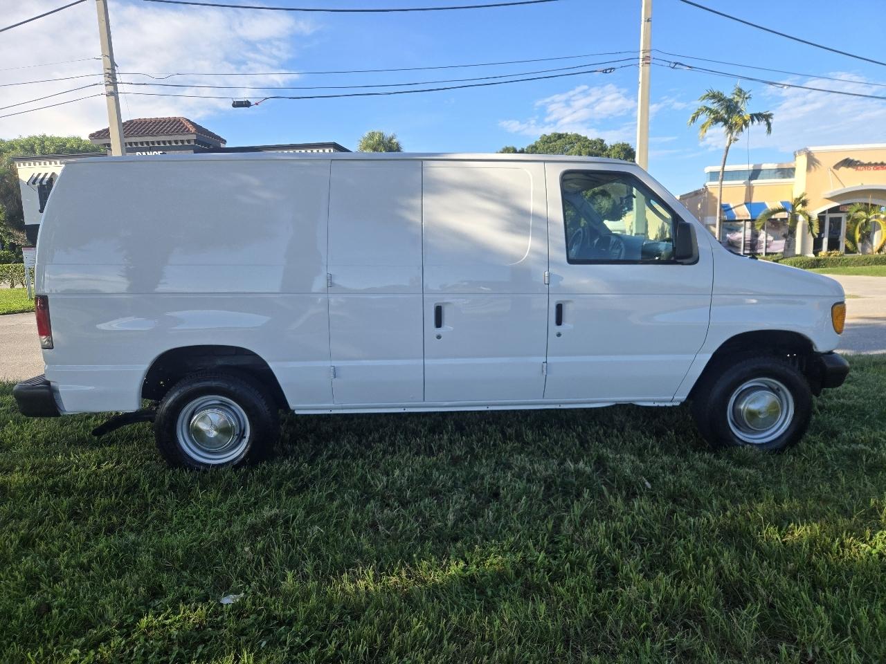 Ford Econoline E-250 2006