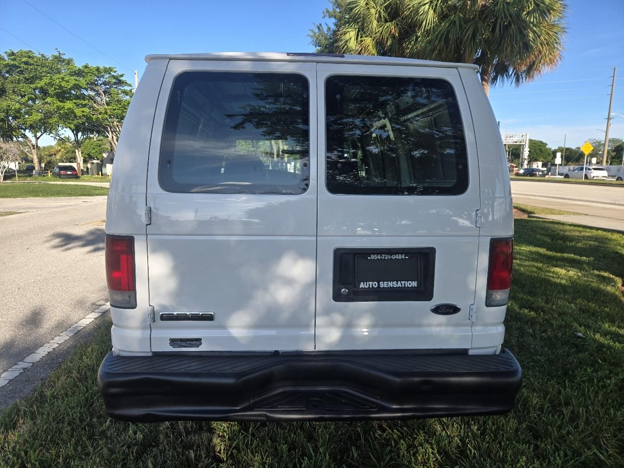 Ford Econoline E-250 2006