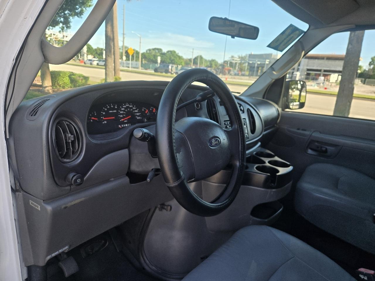 Ford Econoline E-250 2006