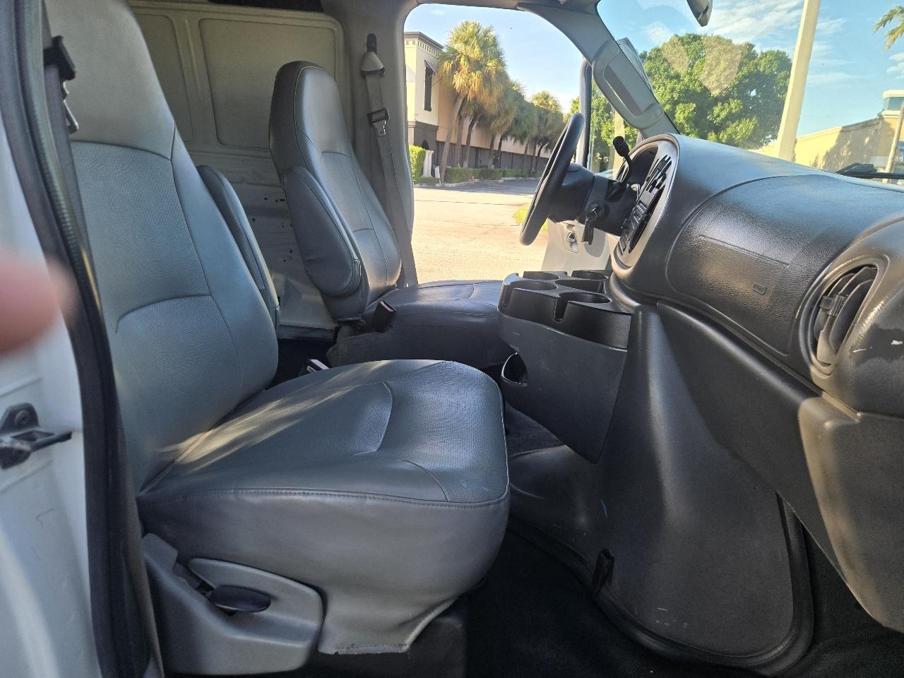 Ford Econoline E-250 2006