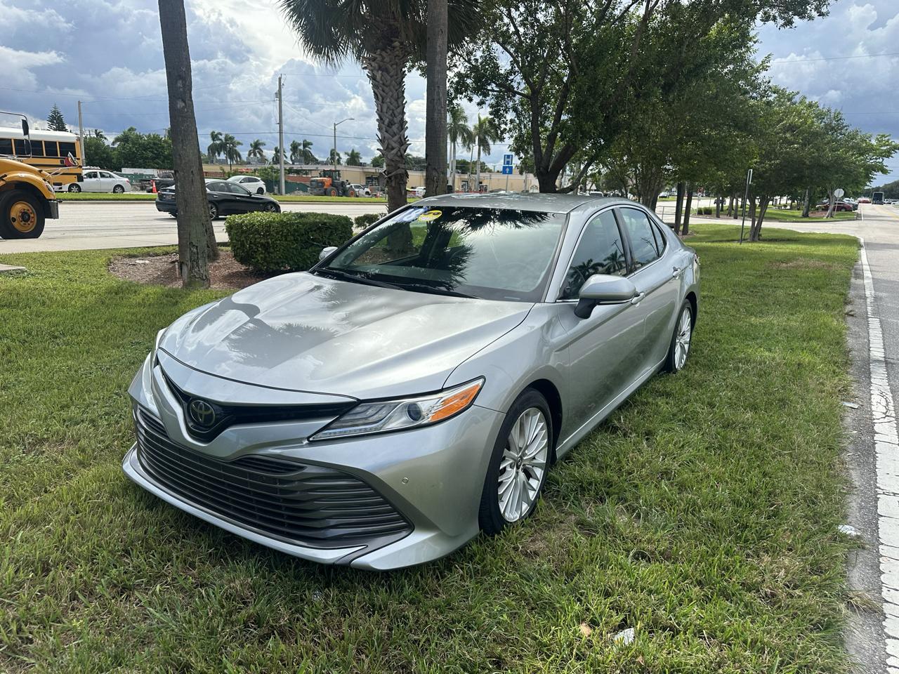 Toyota Camry 4dr Sdn I4 Auto XLE (Natl) 2018