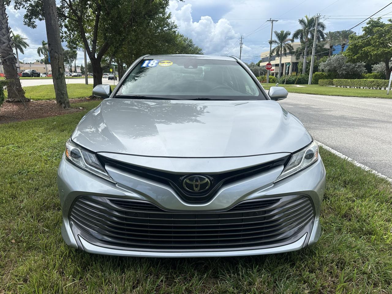 Toyota Camry 4dr Sdn I4 Auto XLE (Natl) 2018