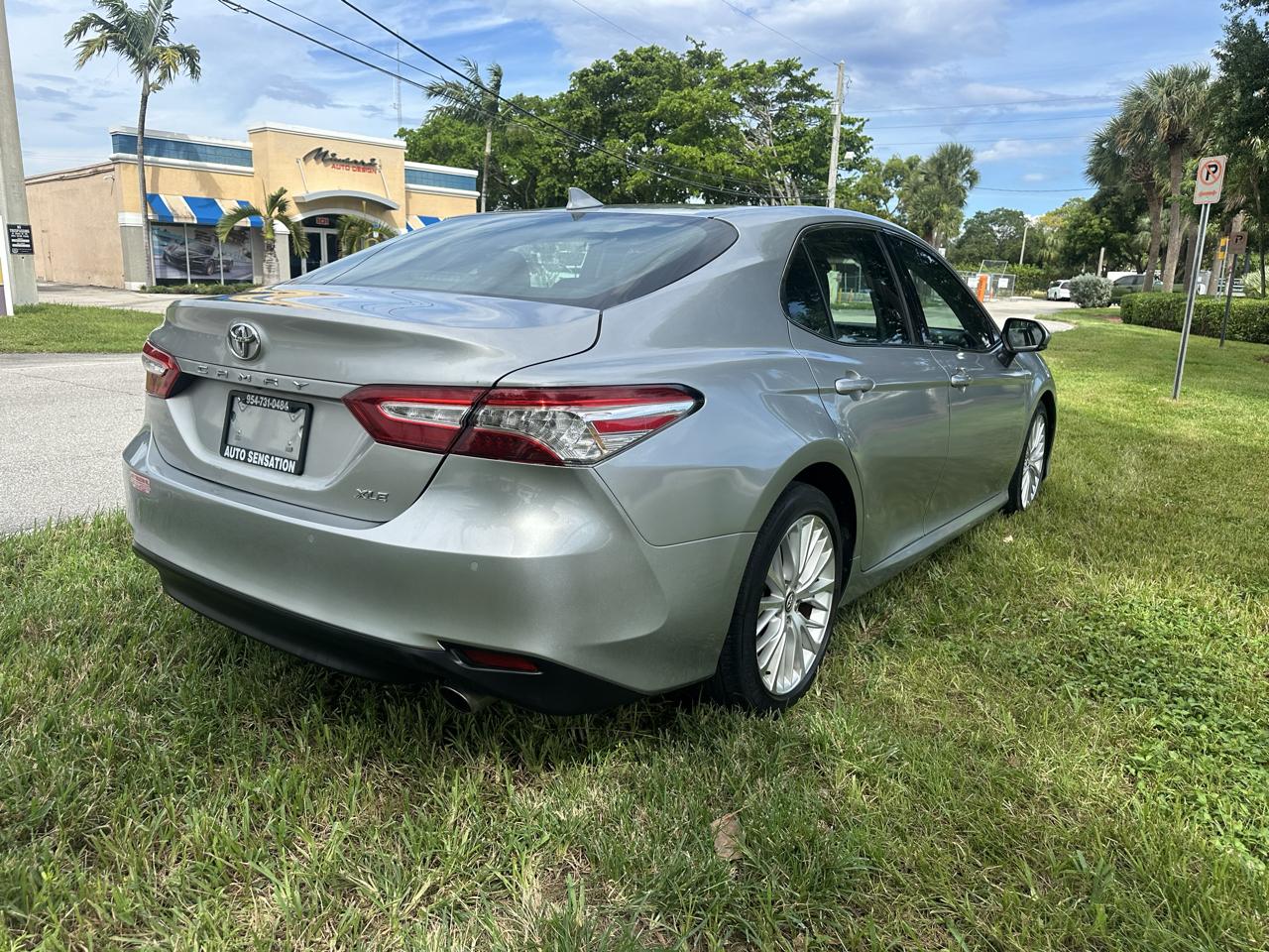Toyota Camry 4dr Sdn I4 Auto XLE (Natl) 2018